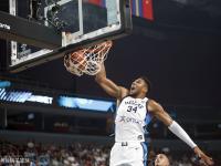 雷电竞-包含字母哥在皇家马德里比赛中战术调整，势不可挡引发热议！的词条