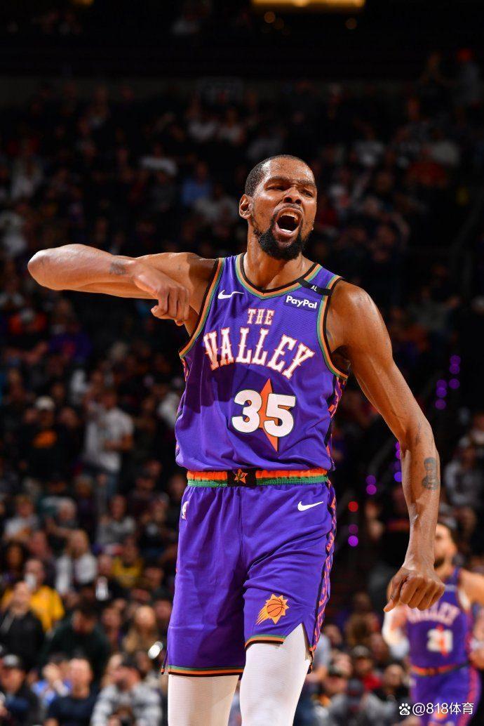  杜兰特在G2比赛中重要助攻，持续失利引发热议！气势如虹延续