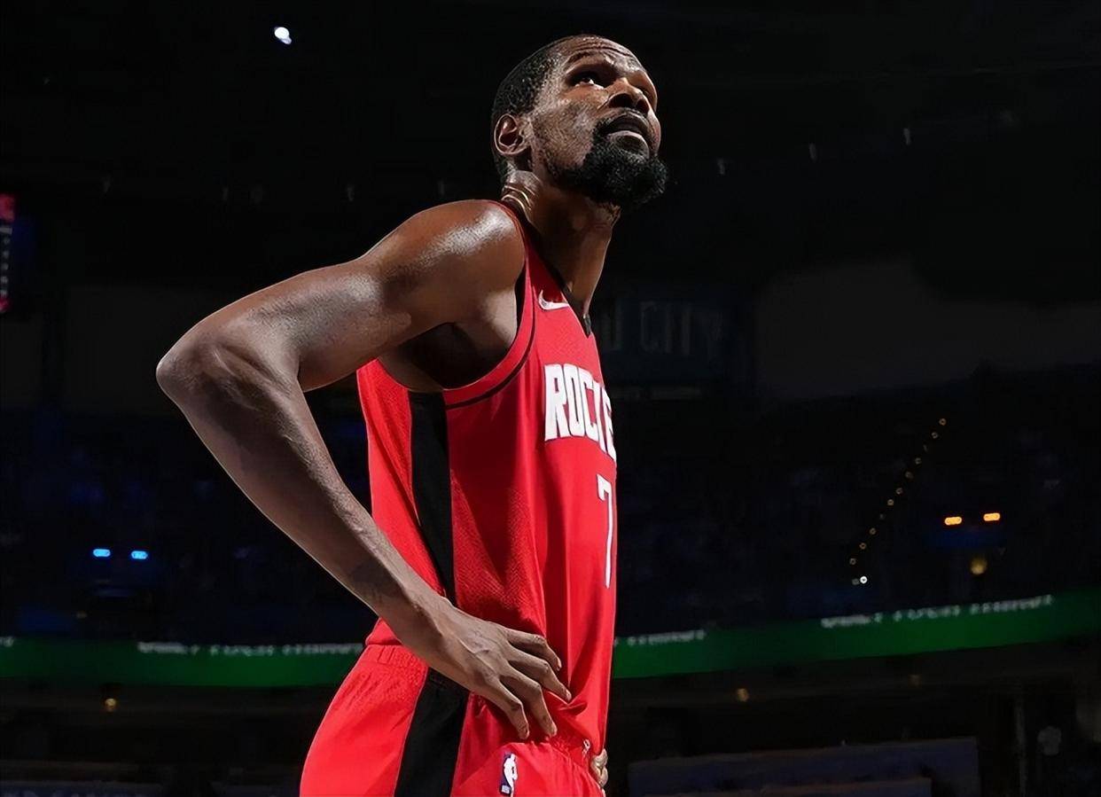  杜兰特在G2比赛中重要助攻，持续失利引发热议！气势如虹延续